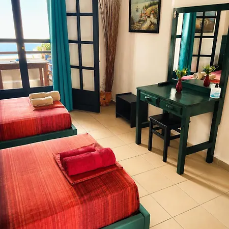 Apartment Kalamitsi Studios